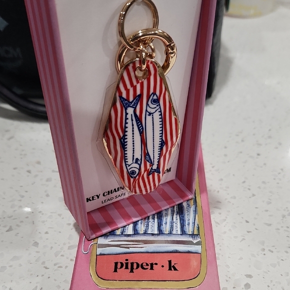 🔹️ Piper k 🔹️Red and White Sardines Fish Key Chain & Bag Charm ✨️🐟 - Picture 4 of 5